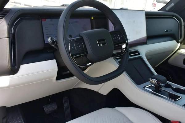 ROX 01 VIP 6 SEATS 2025 | WHITE