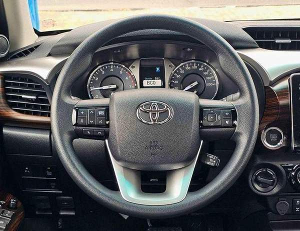 Toyota Hilux SR5 TRD WOOD INTERIOR W VISOR / BLIND SPOT / DIFFLOCK / DVD+CAMERA (CODE # H6A)
