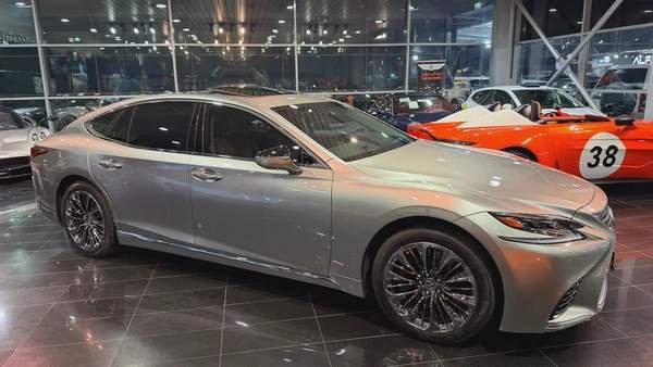 Lexus LS 500 Prestige 2020 - GCC Specs - PPF -Full Service History - Perfect Condition
