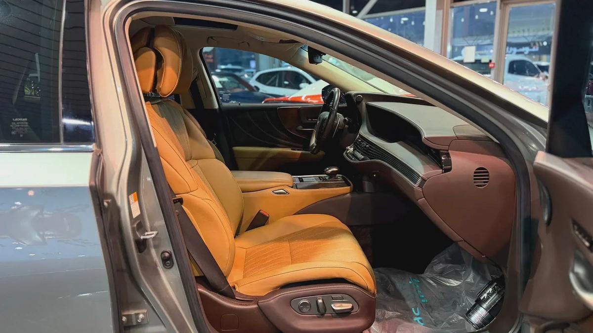 Lexus LS 500 Prestige 2020 - GCC Specs - PPF -Full Service History - Perfect Condition-5-5