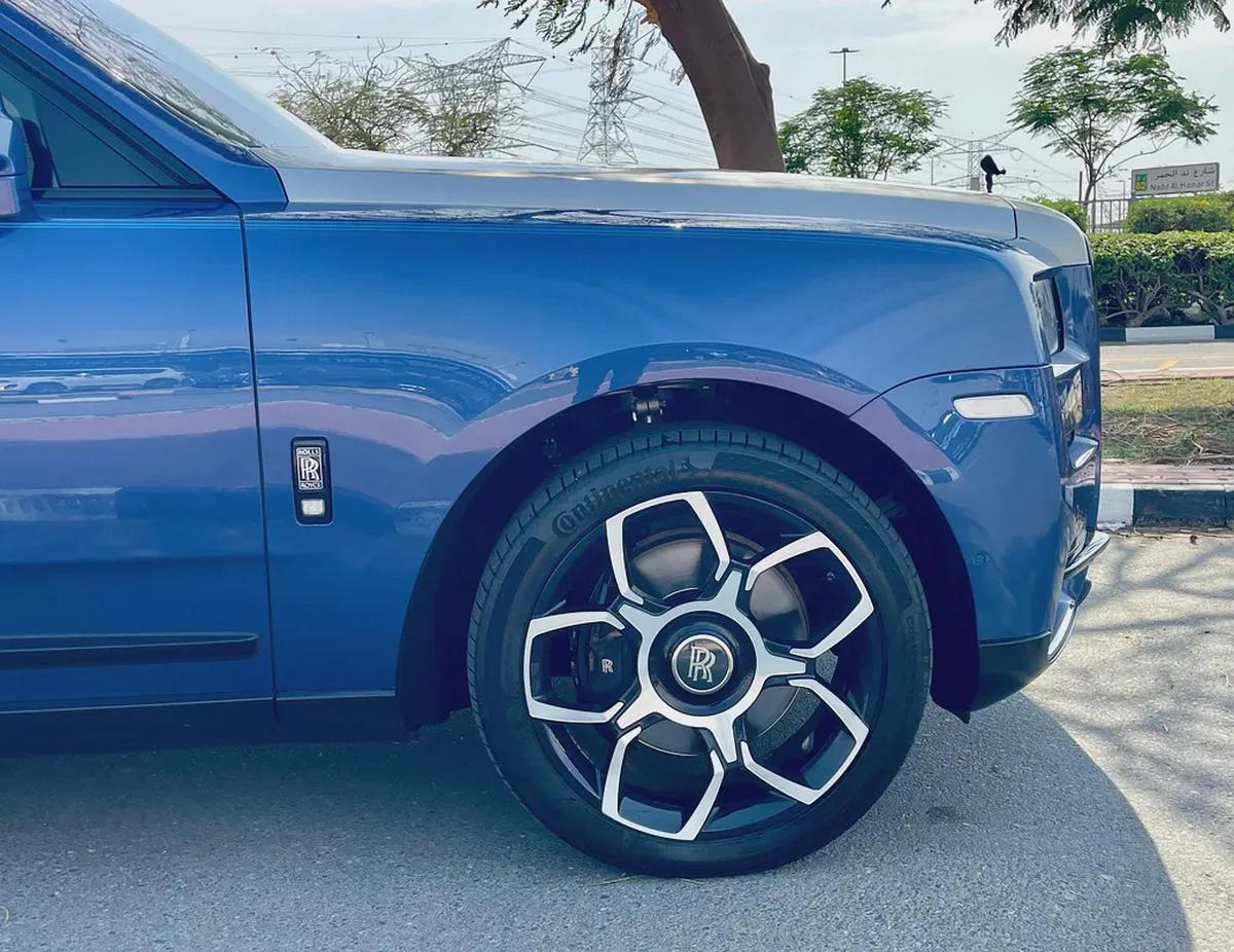 Rolls-Royce Cullinan Black Badge 2019 - GCC Specs - Pristine Condition-7-7