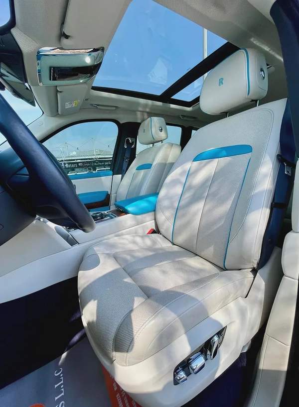 Rolls-Royce Cullinan Black Badge 2019 - GCC Specs - Pristine Condition