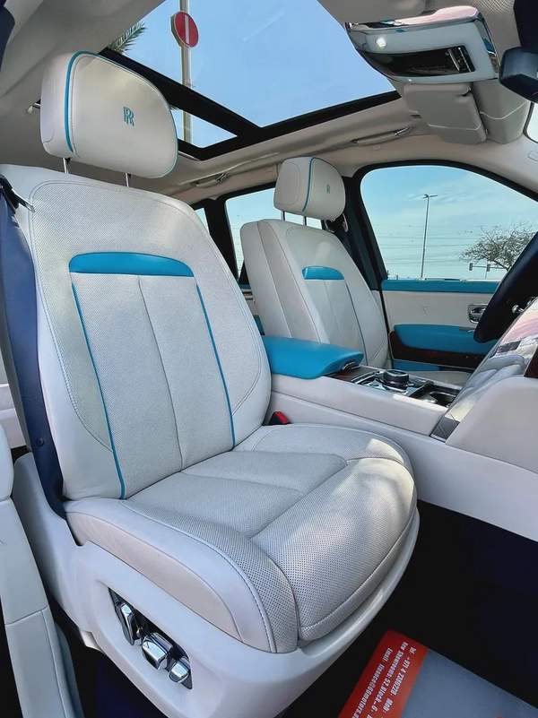 Rolls-Royce Cullinan Black Badge 2019 - GCC Specs - Pristine Condition