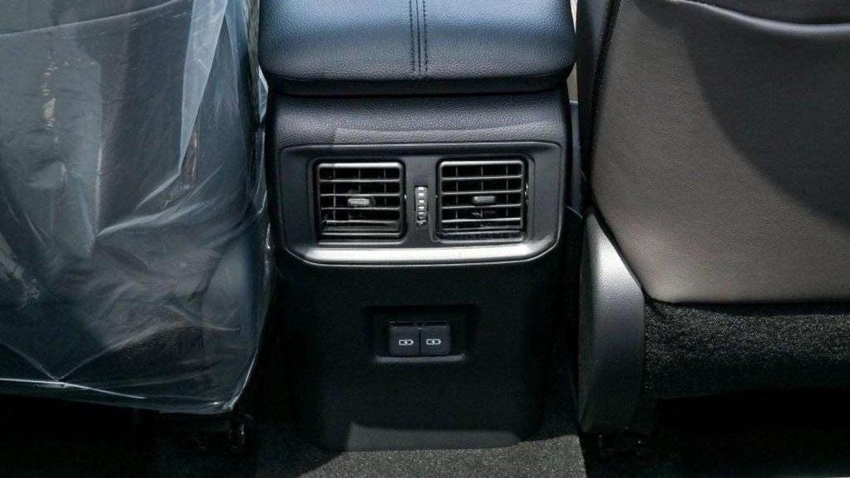 Toyota RAV4 Toyota RAV4 2.5L ADVANTURE 4x4 AT full option 2024-18-18