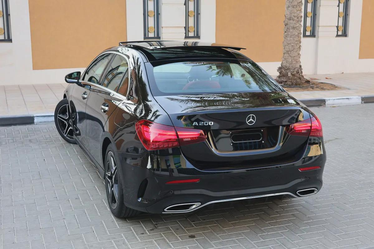 A200 AMG - GCC SPECS - UNDER WARRANTY / SERVICE CONTRACT 105,000 KM FROM GARGASH - ACCIDENT FREE --4-4