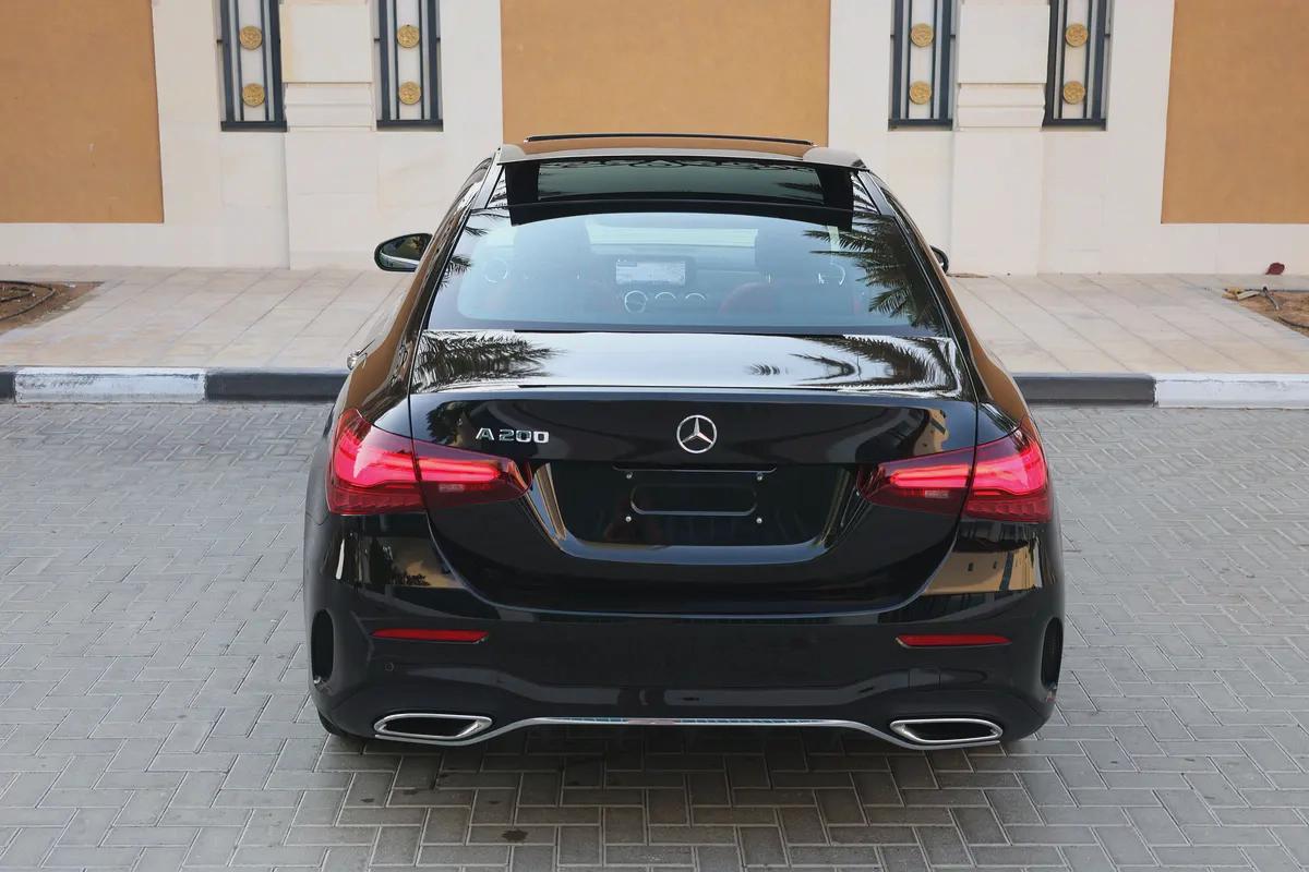 A200 AMG - GCC SPECS - UNDER WARRANTY / SERVICE CONTRACT 105,000 KM FROM GARGASH - ACCIDENT FREE --7-7