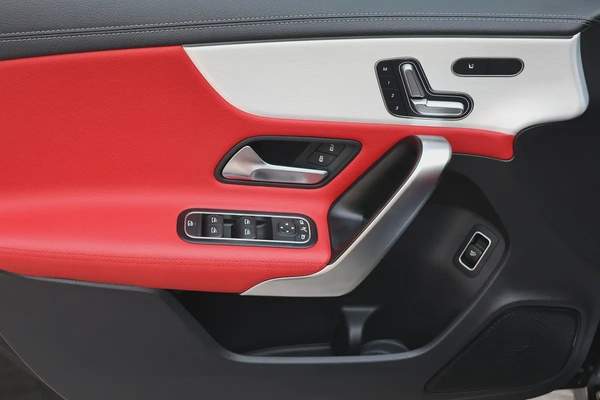 A200 AMG - GCC SPECS - UNDER WARRANTY / SERVICE CONTRACT 105,000 KM FROM GARGASH - ACCIDENT FREE -