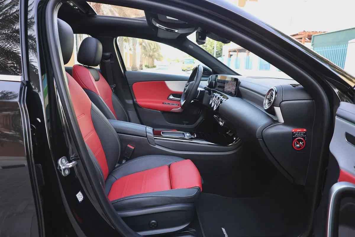 A200 AMG - GCC SPECS - UNDER WARRANTY / SERVICE CONTRACT 105,000 KM FROM GARGASH - ACCIDENT FREE --15-15