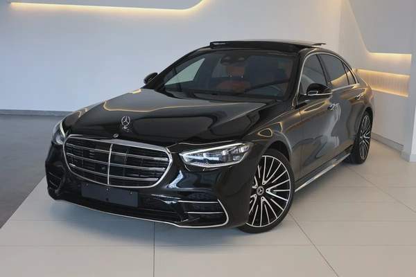 S500 4MATIC - GCC SPECS - WARRANTY / SERVICE 105,000 KM GARGASH - ACCIDENT FREE - EXCELENT CONDITION