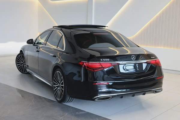 S500 4MATIC - GCC SPECS - WARRANTY / SERVICE 105,000 KM GARGASH - ACCIDENT FREE - EXCELENT CONDITION