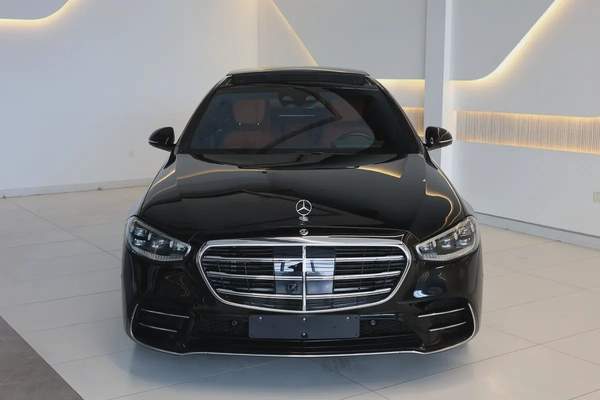 S500 4MATIC - GCC SPECS - WARRANTY / SERVICE 105,000 KM GARGASH - ACCIDENT FREE - EXCELENT CONDITION