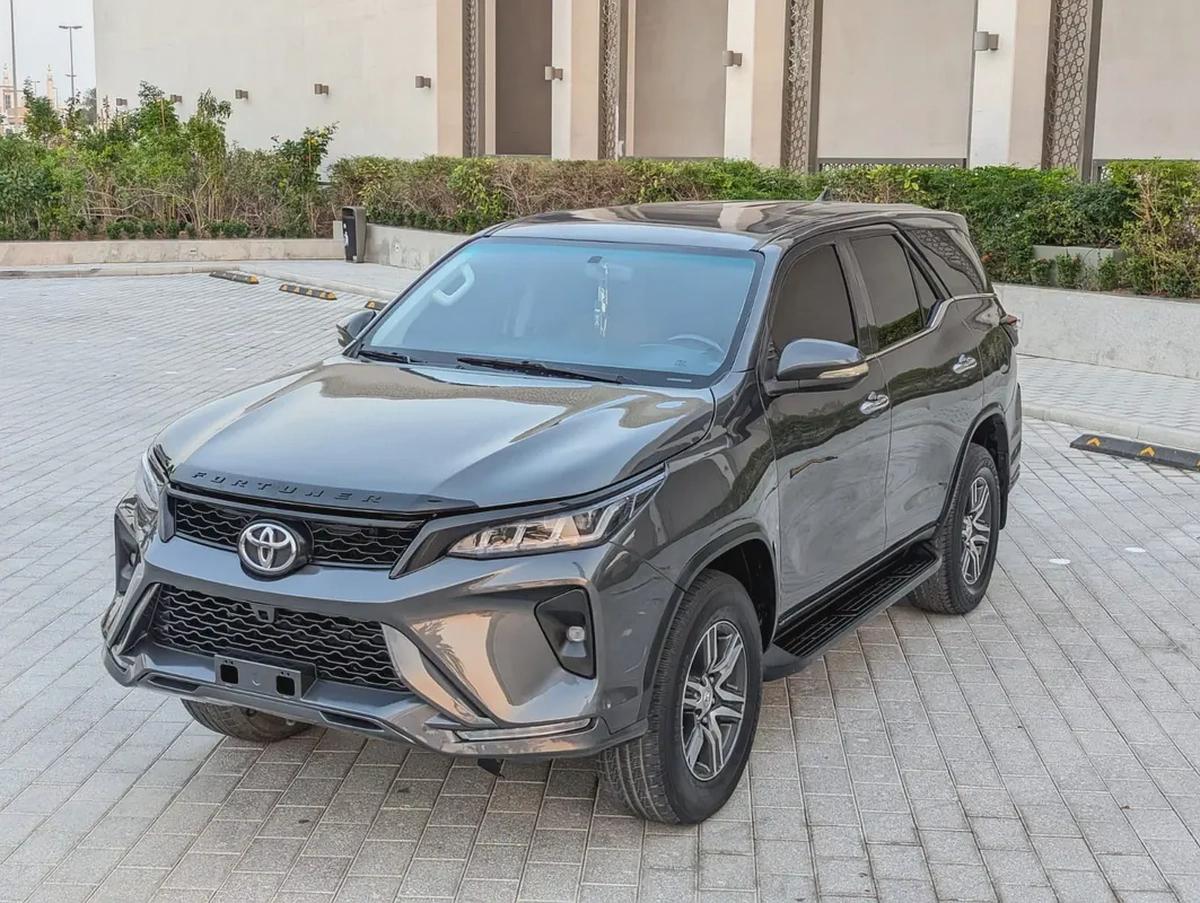 TOYOTA FORTUNER 2018 FACELIFTED 2025 V4 2.7L GCC IN EXCELLENT CONDITION-1-1
