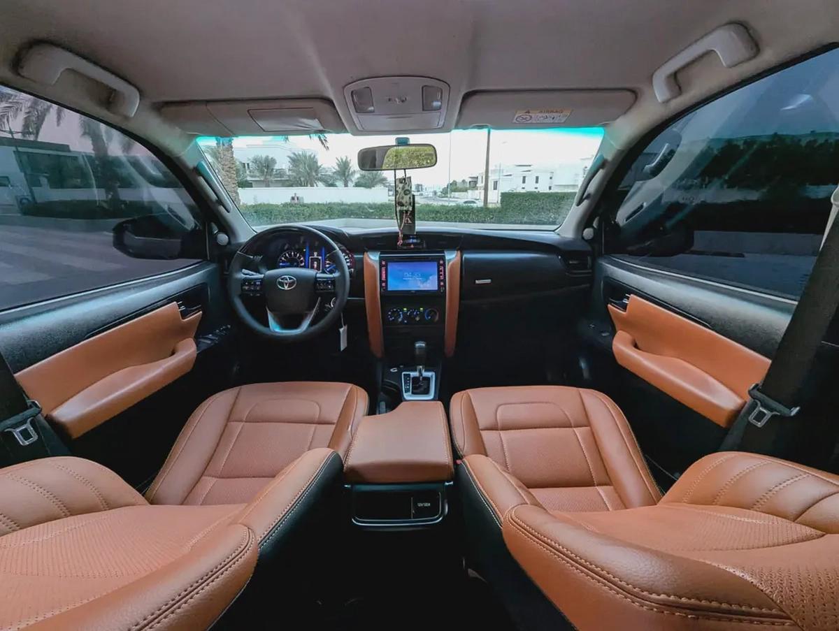 TOYOTA FORTUNER 2018 FACELIFTED 2025 V4 2.7L GCC IN EXCELLENT CONDITION-2-2