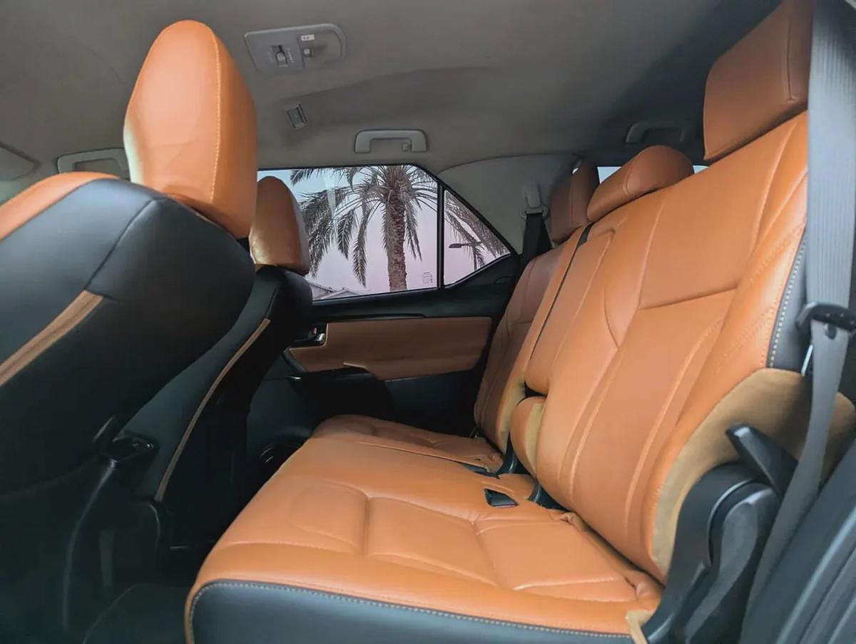 TOYOTA FORTUNER 2018 FACELIFTED 2025 V4 2.7L GCC IN EXCELLENT CONDITION-3-3