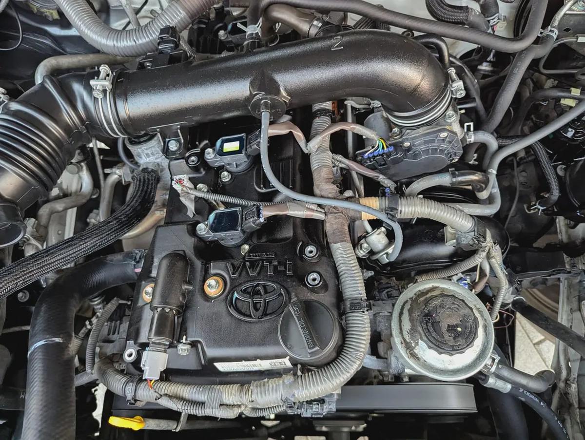 TOYOTA FORTUNER 2018 FACELIFTED 2025 V4 2.7L GCC IN EXCELLENT CONDITION-10-10