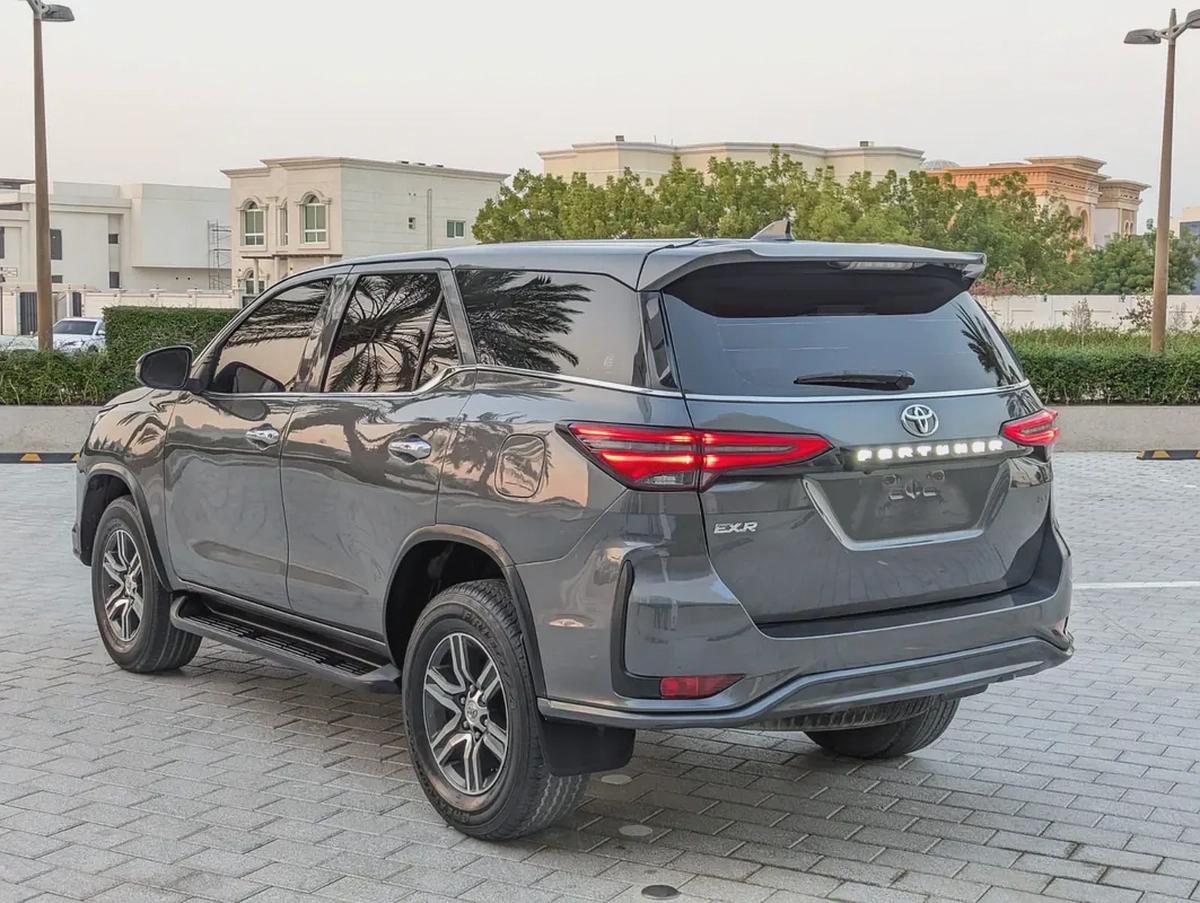 TOYOTA FORTUNER 2018 FACELIFTED 2025 V4 2.7L GCC IN EXCELLENT CONDITION-12-12