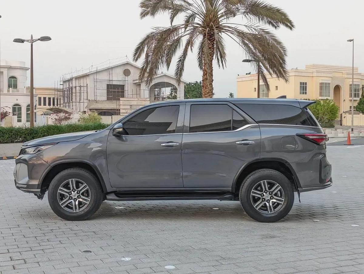 TOYOTA FORTUNER 2018 FACELIFTED 2025 V4 2.7L GCC IN EXCELLENT CONDITION-15-15