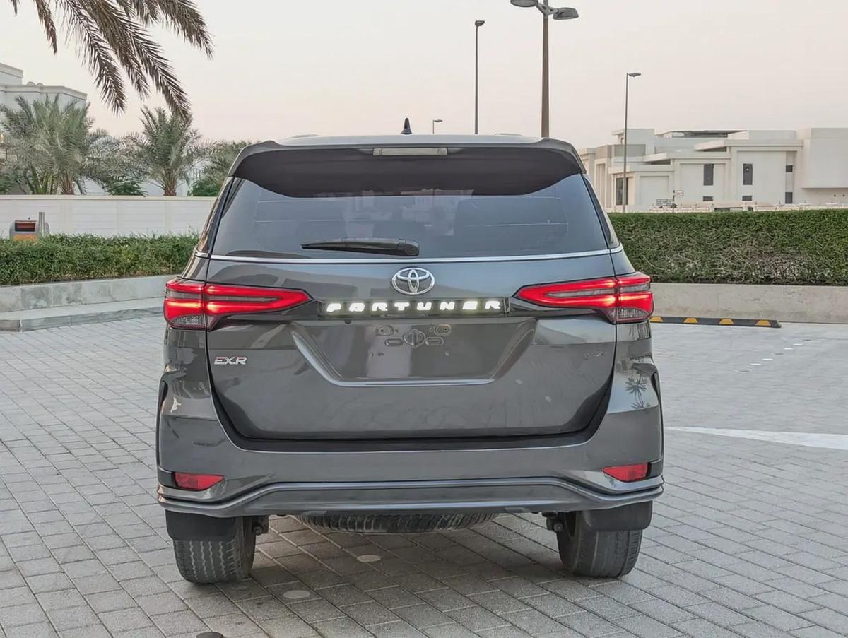TOYOTA FORTUNER 2018 FACELIFTED 2025 V4 2.7L GCC IN EXCELLENT CONDITION-16-16