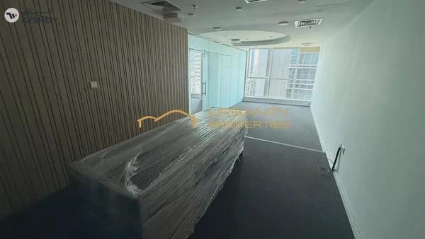 Spacious Office | Lake Central | 690 Sqft