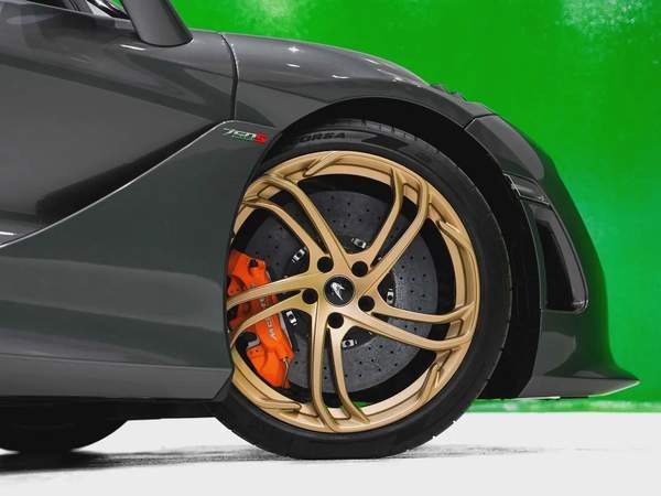 BRAND NEW 750S SPIDER PERFORMANCE UNDER FREE CONTRACT SERVICE AND WARRANTY-SWAP YOUR CAR AND GRAB IT