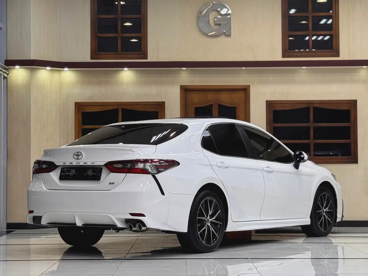 CAMRY SE / 23,000 Km / FULL OPTION / 3 YEARS WARRANTY-1-1