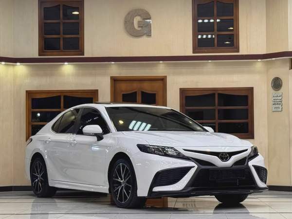CAMRY SE / 23,000 Km / FULL OPTION / 3 YEARS WARRANTY