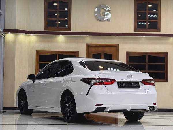 CAMRY SE / 23,000 Km / FULL OPTION / 3 YEARS WARRANTY