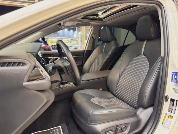 CAMRY SE / 23,000 Km / FULL OPTION / 3 YEARS WARRANTY