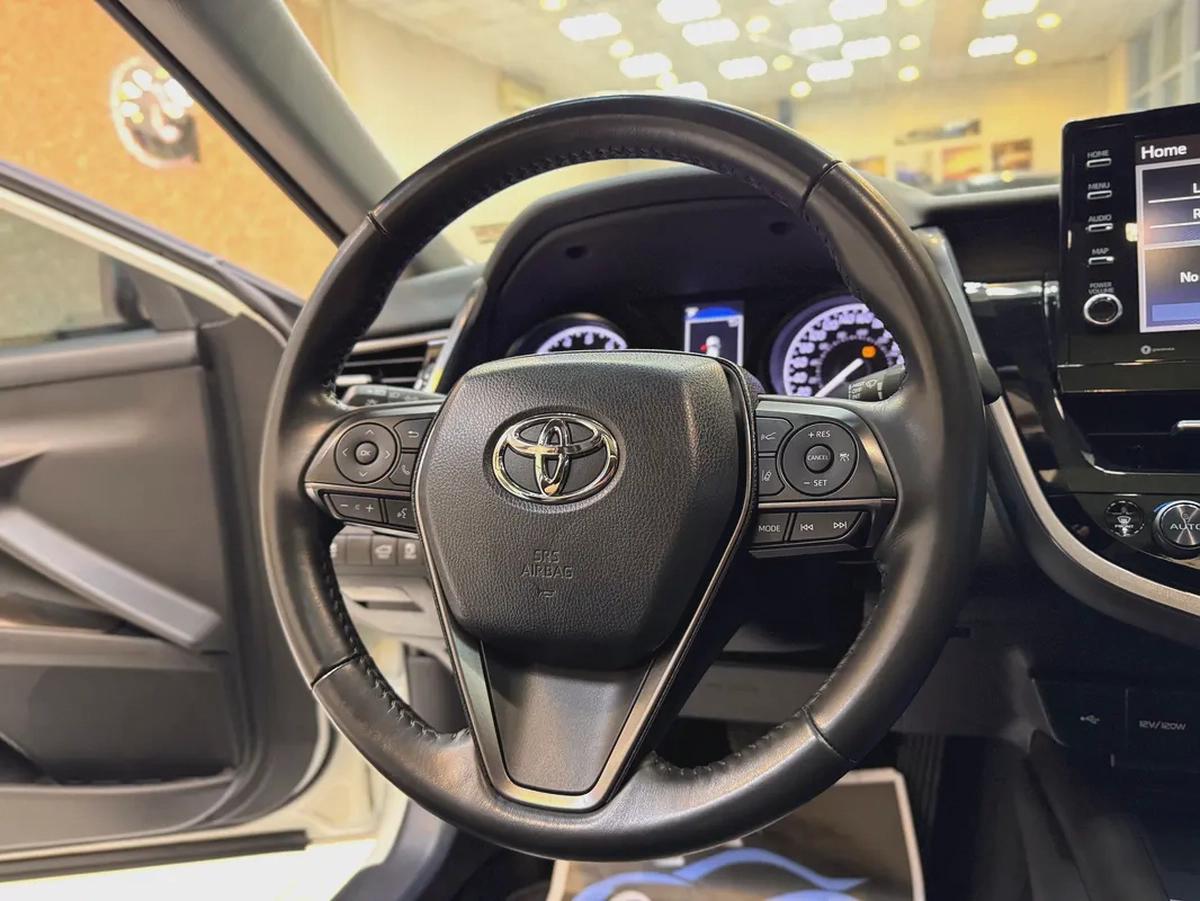 CAMRY SE / 23,000 Km / FULL OPTION / 3 YEARS WARRANTY-18-18