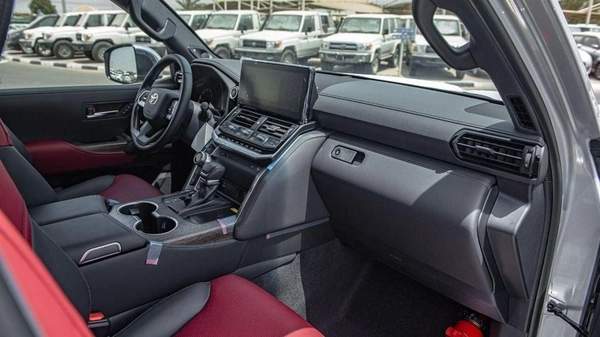 Toyota Land Cruiser (LHD) TOYOTA LAND CRUISER LC300 VXR 3.3D AT MY2025 – SILVER