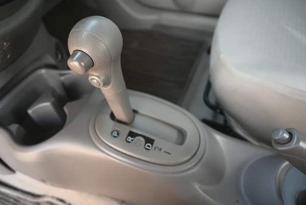 0% DP - APPLE CARPLAY - NISSAN SUNNY SV - GCC