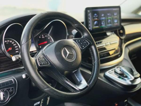 Mercedes-Benz V250 | Model 2020 | 6 Seater | GCC Specs