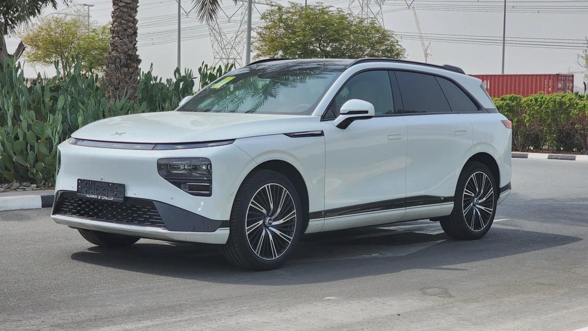 XPENG G9 (White Orange)-2-2
