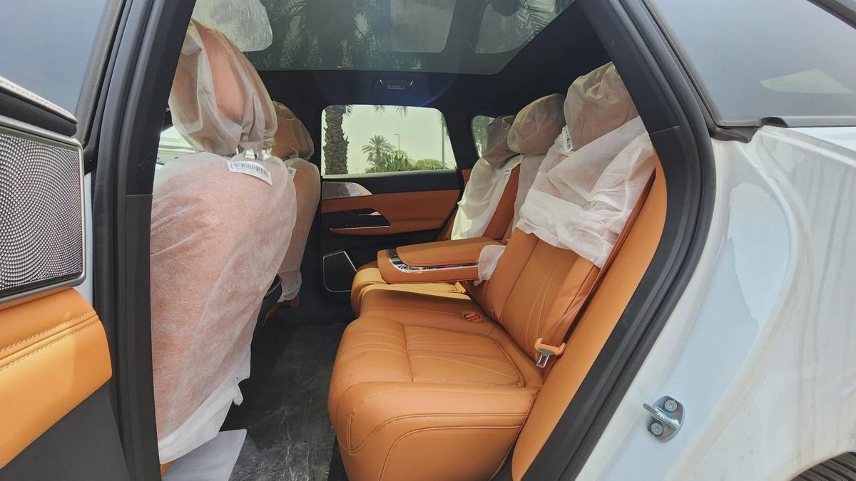 XPENG G9 (White Orange)-6-6