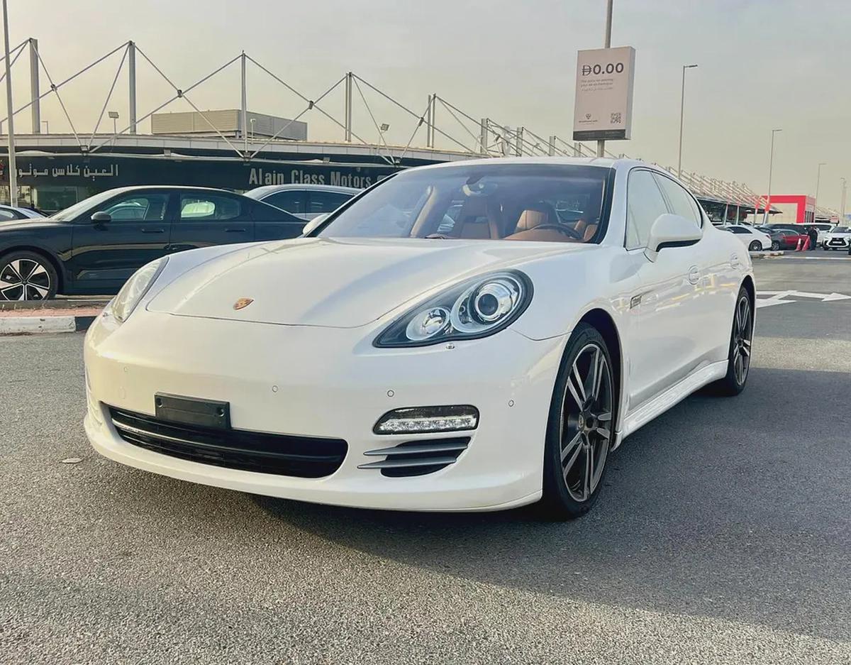 GCC Specs Porsche Panamera 4 - 2011-0-0