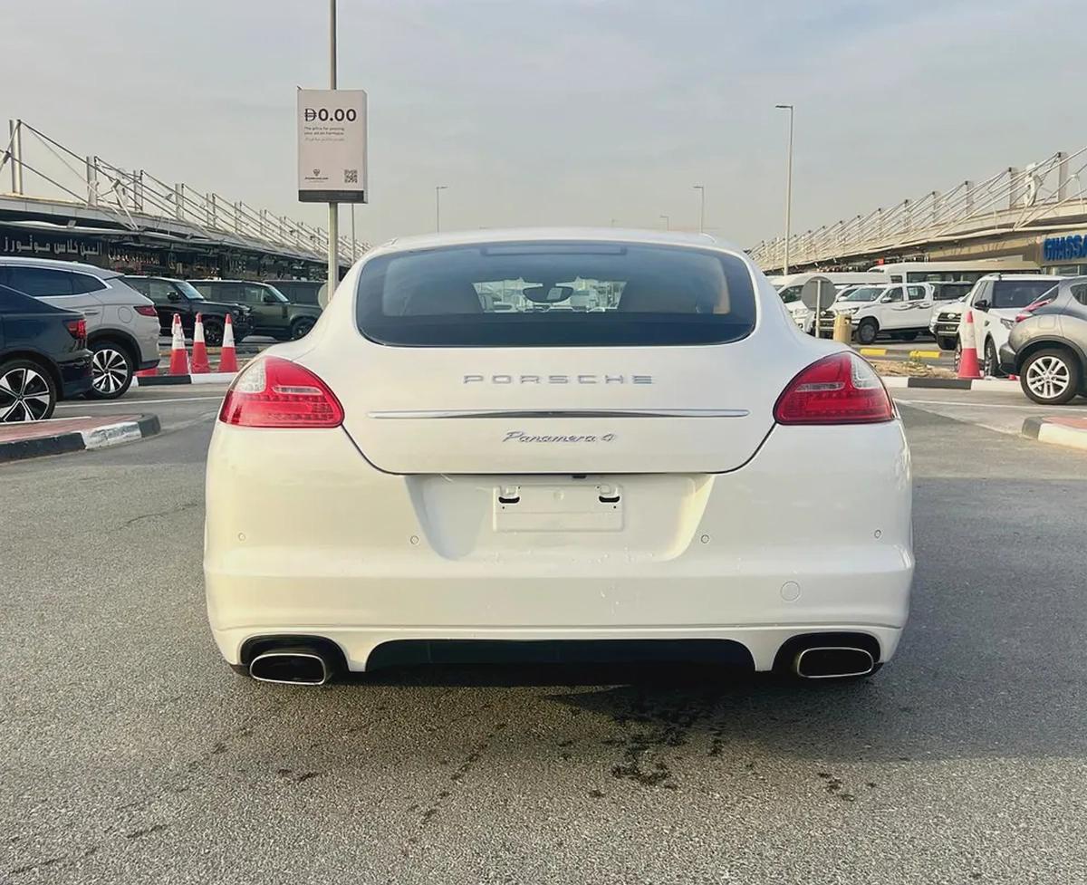 GCC Specs Porsche Panamera 4 - 2011-4-4