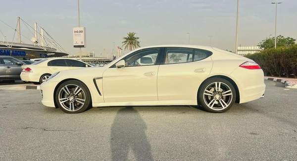 GCC Specs Porsche Panamera 4 - 2011