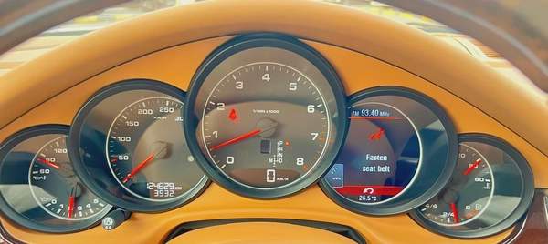 GCC Specs Porsche Panamera 4 - 2011