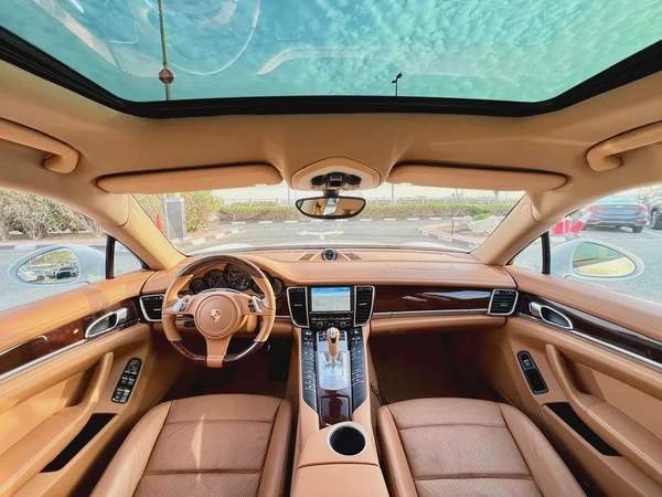 GCC Specs Porsche Panamera 4 - 2011