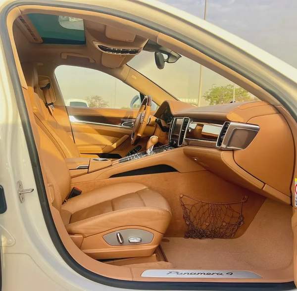 GCC Specs Porsche Panamera 4 - 2011