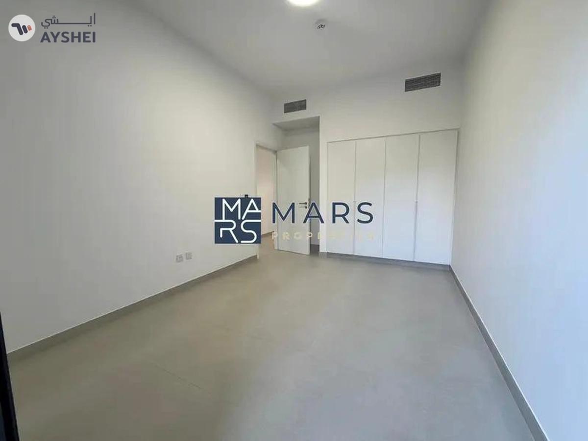 Hot Offer Brand New 3 Bedroom villa Available-16-16