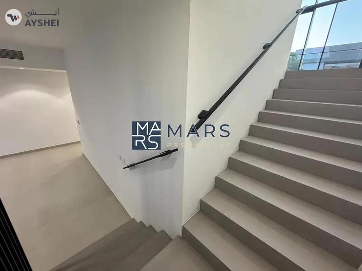 Hot Offer Brand New 3 Bedroom villa Available-17-17