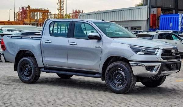 Toyota Hilux 2.4L SR5 MT DIESEL 2024