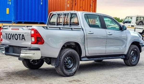 Toyota Hilux 2.4L SR5 MT DIESEL 2024