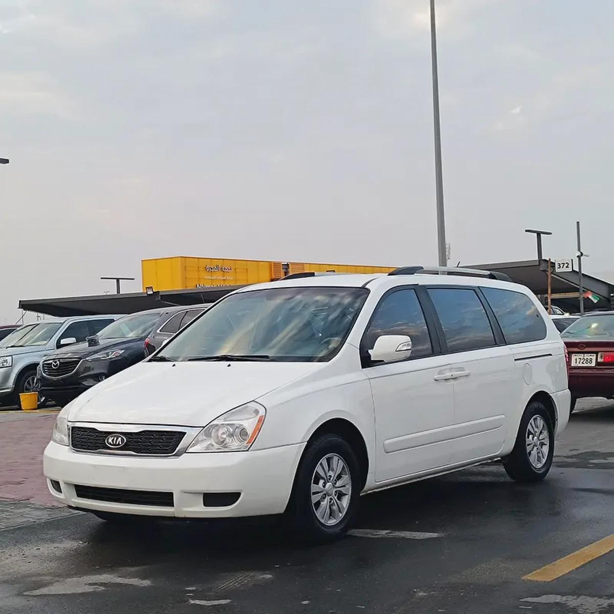 كيا سيدونا موديل 2012-0-0