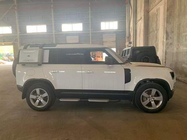 Land Rover Defender P110- D300 – Premium Diesel 4x4 / 3.0L Inline-6 Twin Turbo Diesel / MY2024