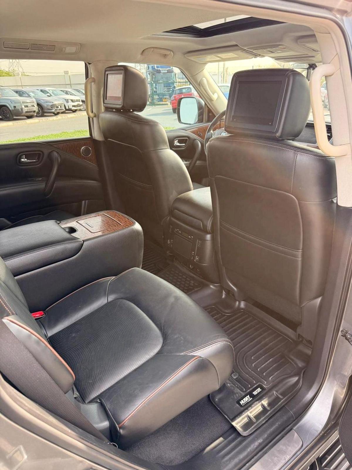 Nissan Armada Platinum edition with sunroof, 360 cameras-9-9