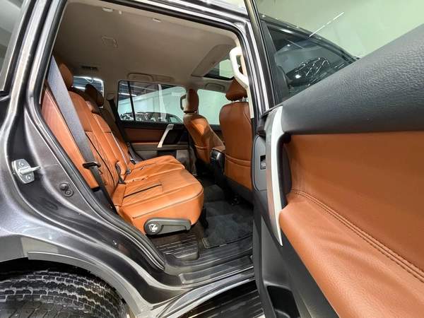 AED 2,200 // 20%DP // 48 months // 2018 Toyota Prado VXR 2.7L V4