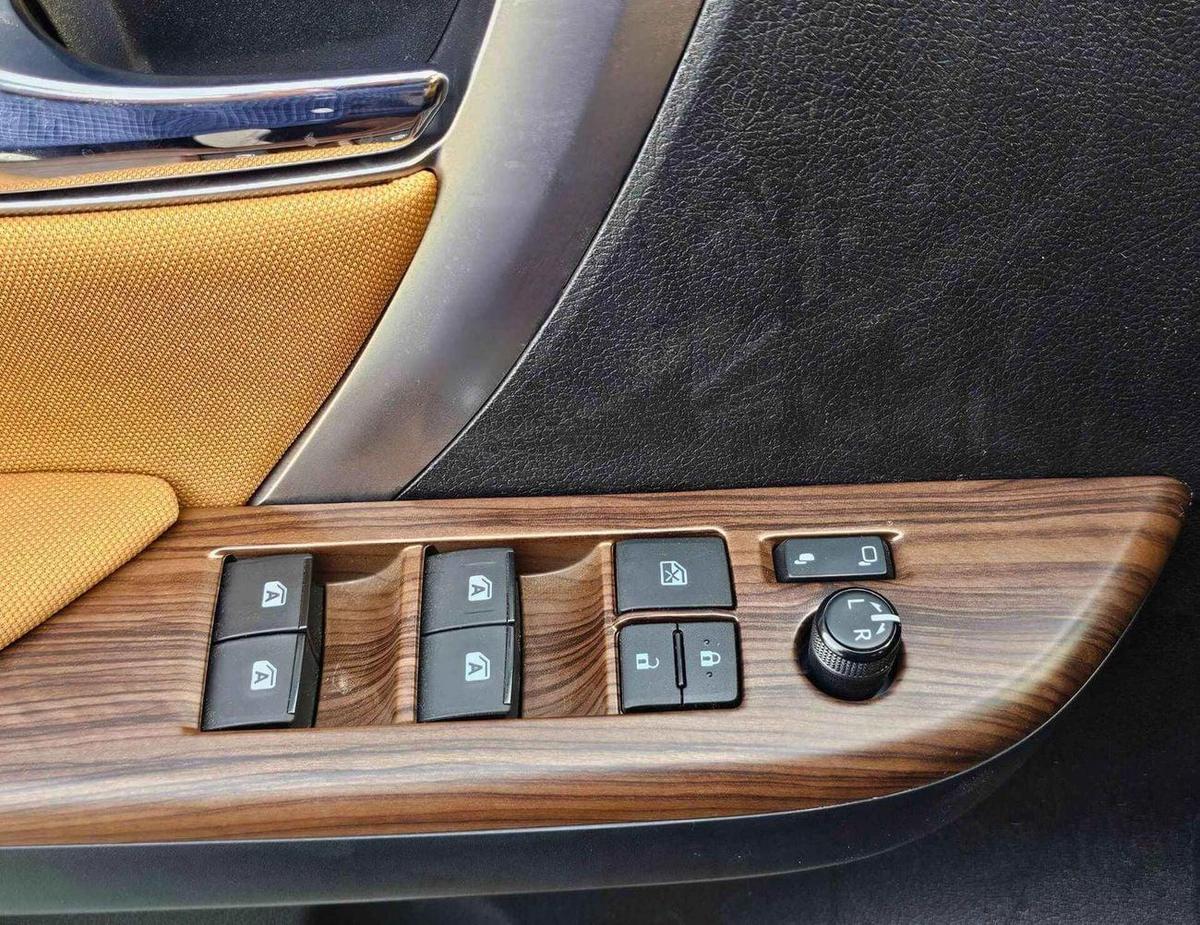 Toyota Fortuner FULL OPTION | 2.7L V4 PETROL | PUSH START | DVD CAMERA | AUTO A/C (CODE # FPF2)-9-9