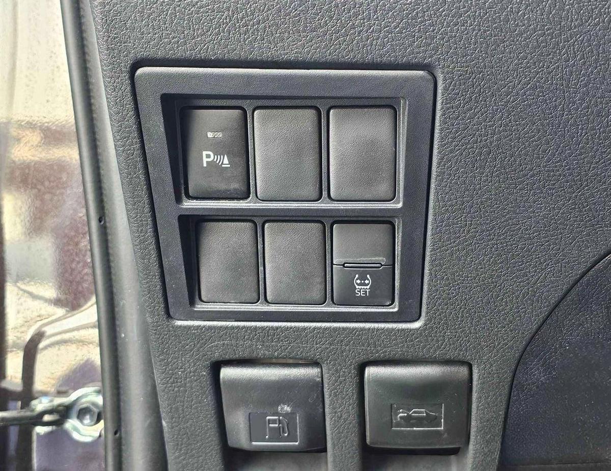 Toyota Fortuner FULL OPTION | 2.7L V4 PETROL | PUSH START | DVD CAMERA | AUTO A/C (CODE # FPF2)-10-10